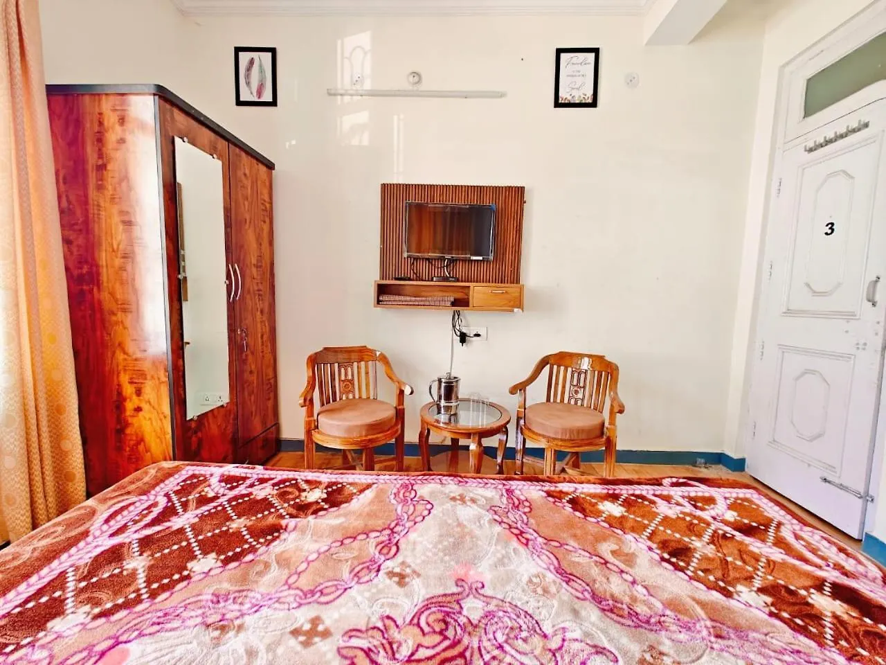 Frosty Woods Homestay Shimla 0*,  India