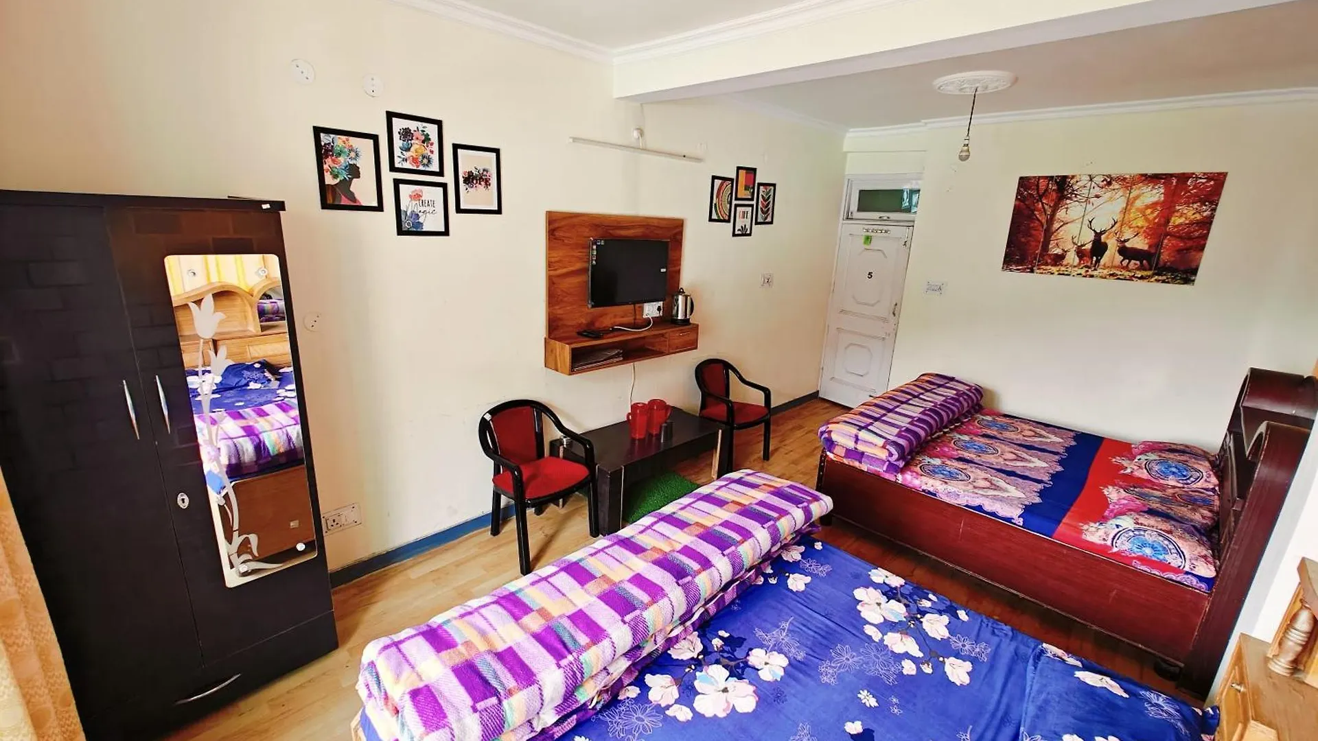 Frosty Woods Homestay Shimla 0*,